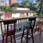 Sereni Laureles Hotel Cafe