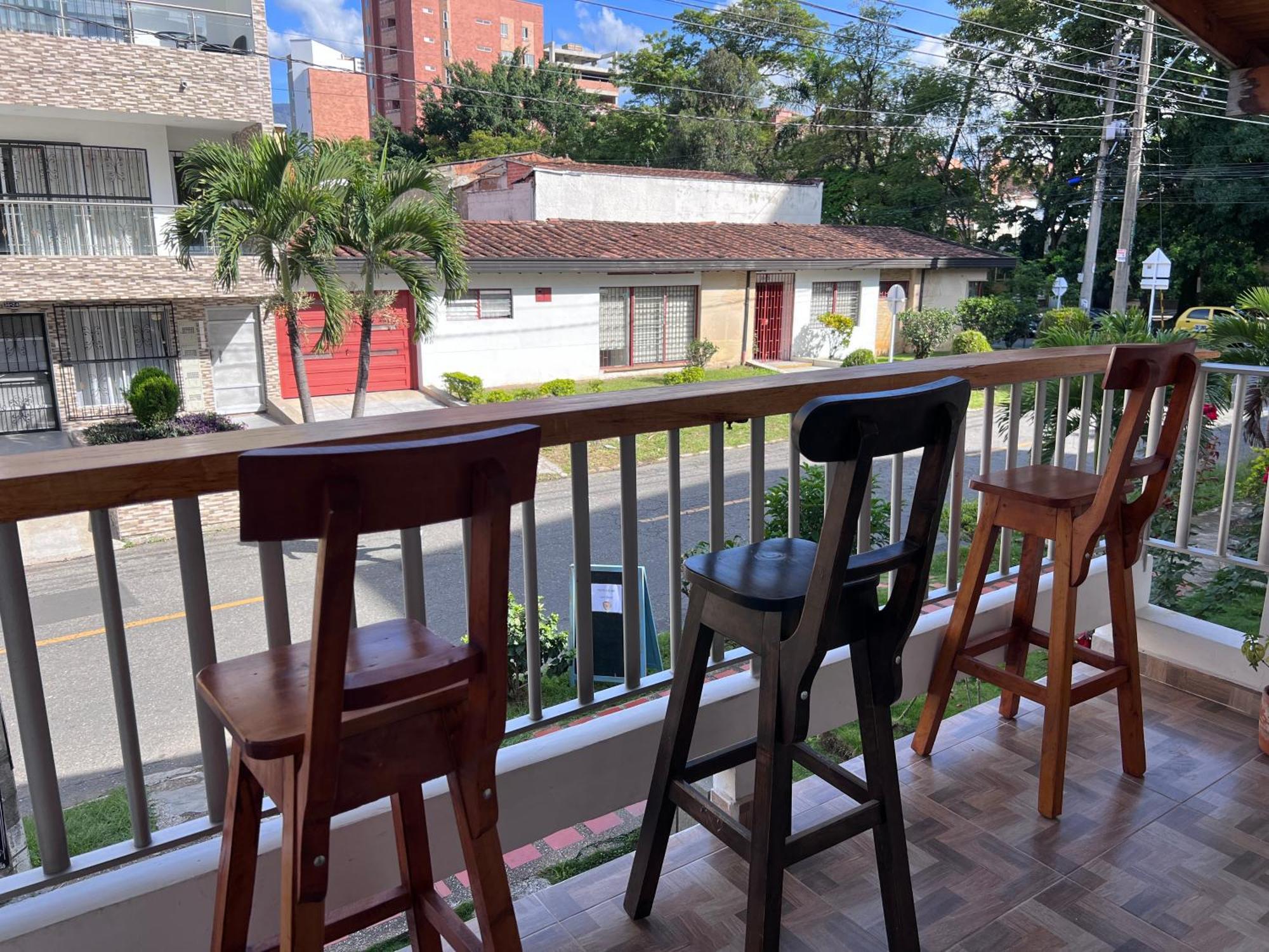 Sereni Laureles Cafe Pensión