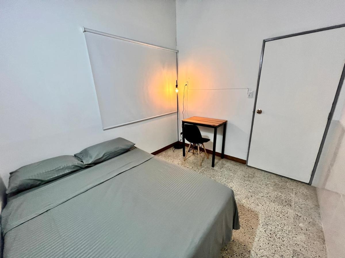 Guest house Sereni Laureles Cafe Medellin